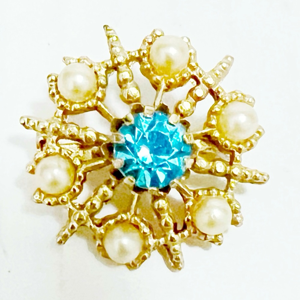 CORO FLORAL VINTAGE BROOCH WITH PEARLS AND BABY BLUE GLASS ACCENTS